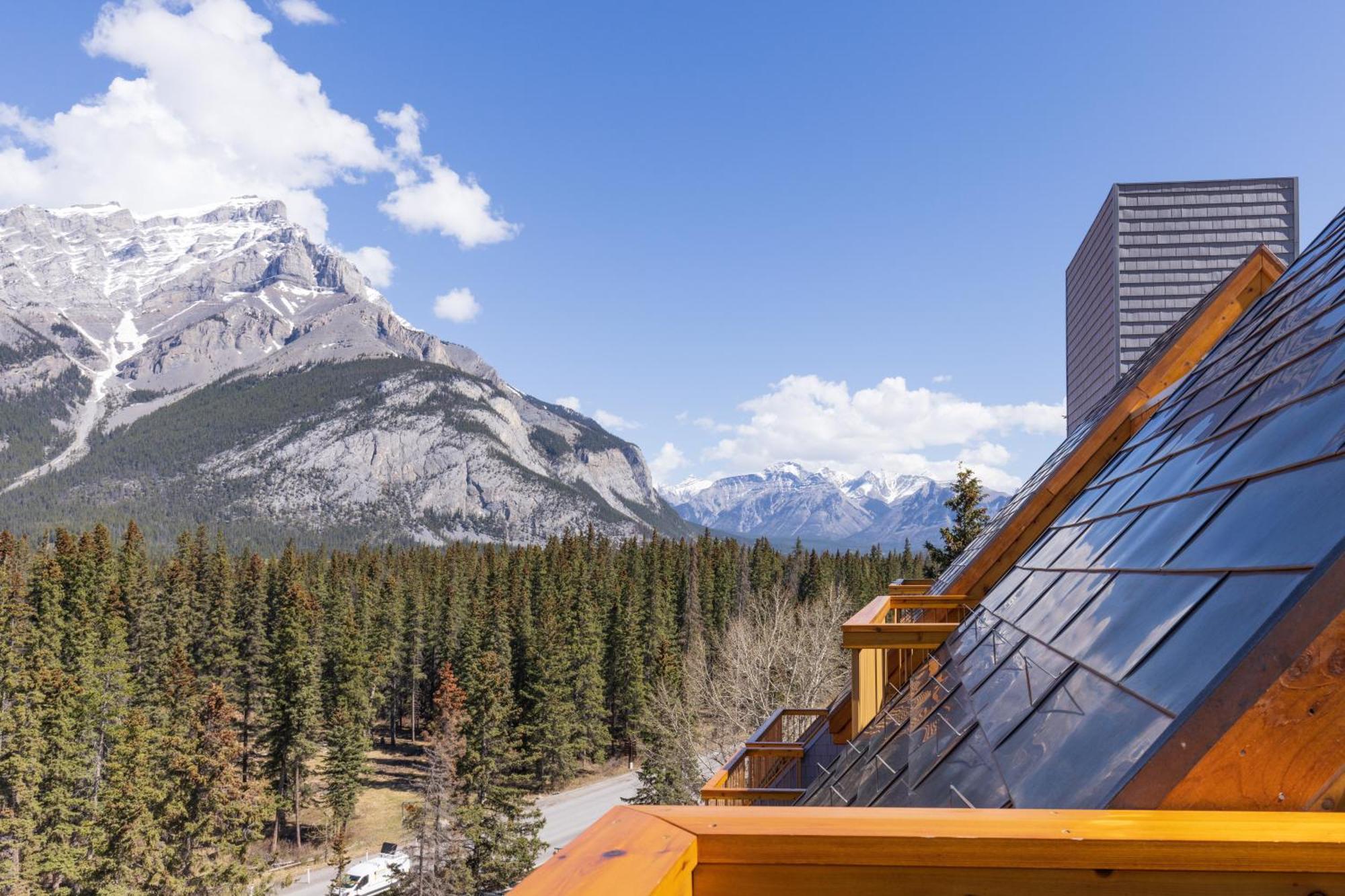 Hotel Canoe And Suites Banff Exterior photo